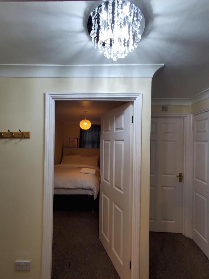 Lovely 2 Bed Flat/Apt In East London- Nice Estate. Dagenham Ngoại thất bức ảnh