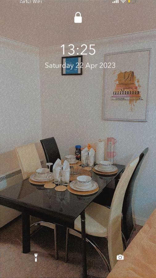 Lovely 2 Bed Flat/Apt In East London- Nice Estate. Dagenham Ngoại thất bức ảnh