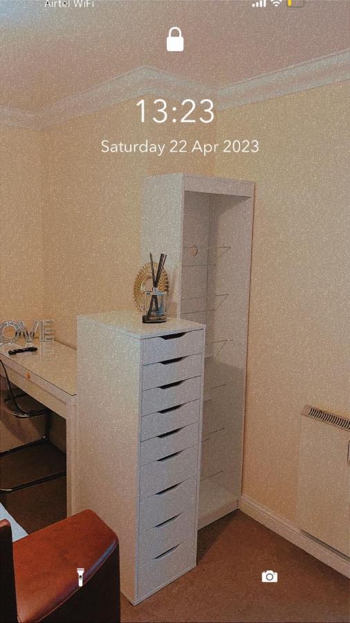 Lovely 2 Bed Flat/Apt In East London- Nice Estate. Dagenham Ngoại thất bức ảnh
