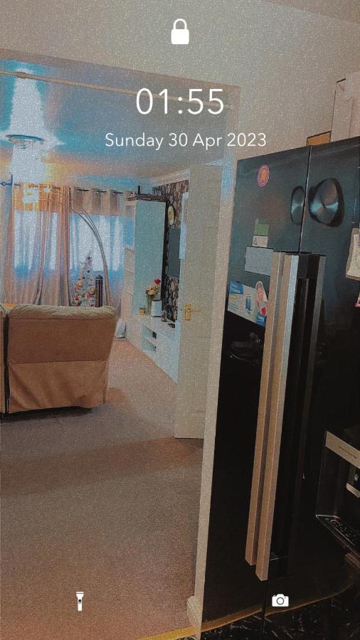 Lovely 2 Bed Flat/Apt In East London- Nice Estate. Dagenham Ngoại thất bức ảnh